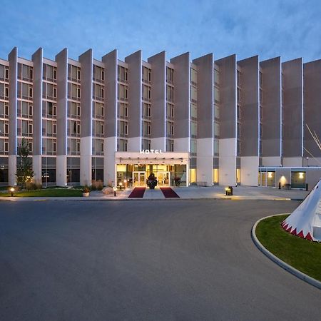 Grey Eagle Resort YYC Kültér fotó