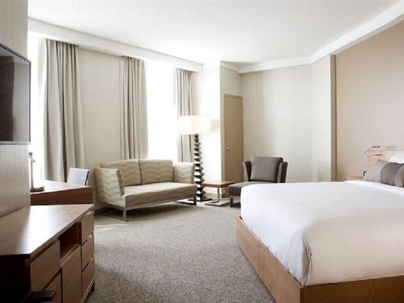 Grey Eagle Resort YYC Kültér fotó