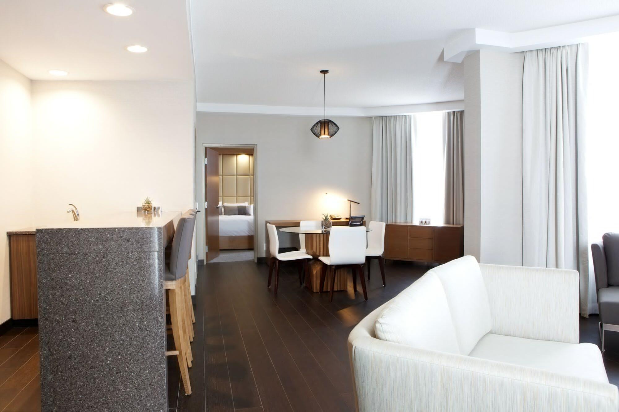 Grey Eagle Resort YYC Kültér fotó