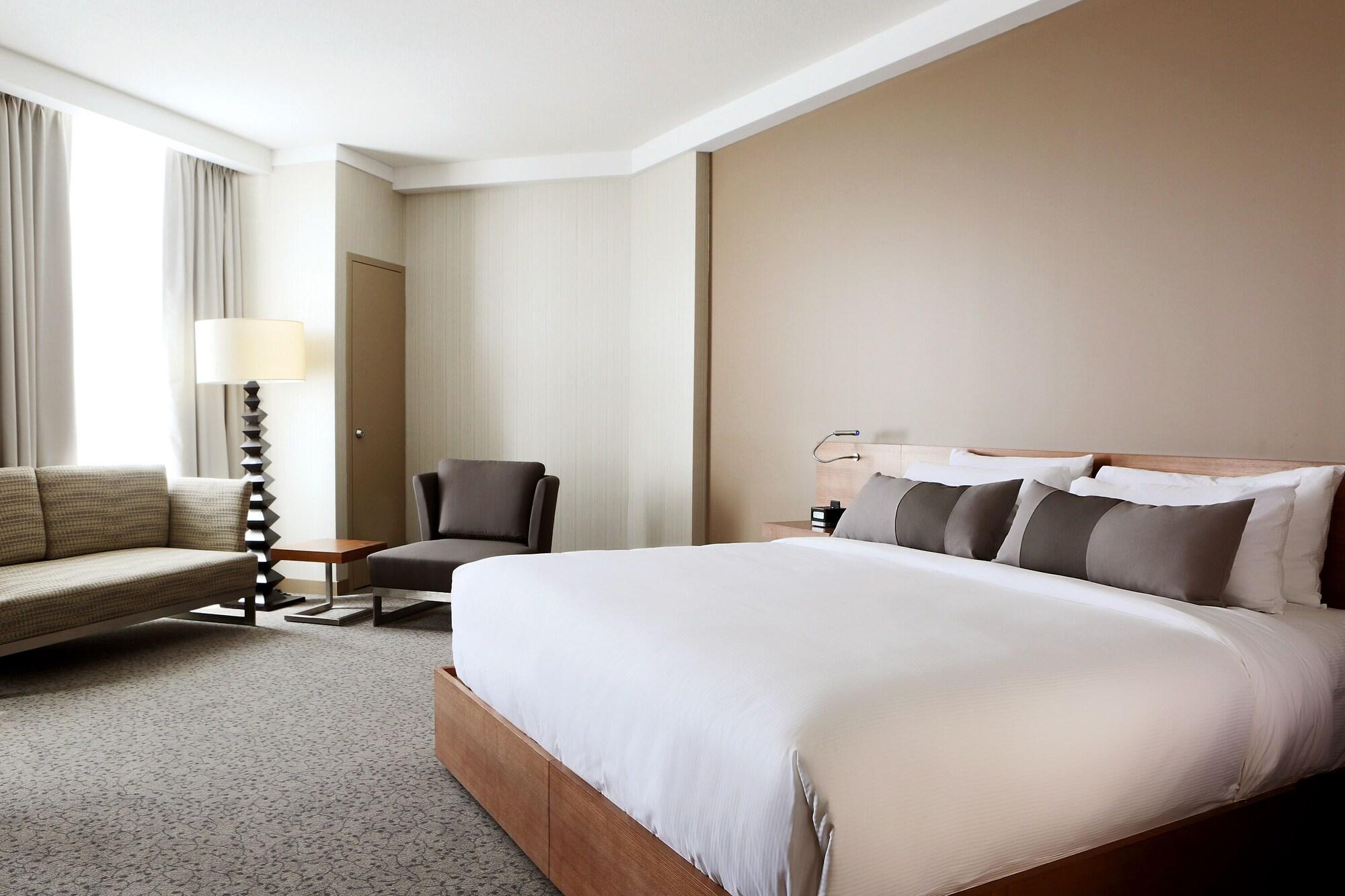 Grey Eagle Resort YYC Kültér fotó