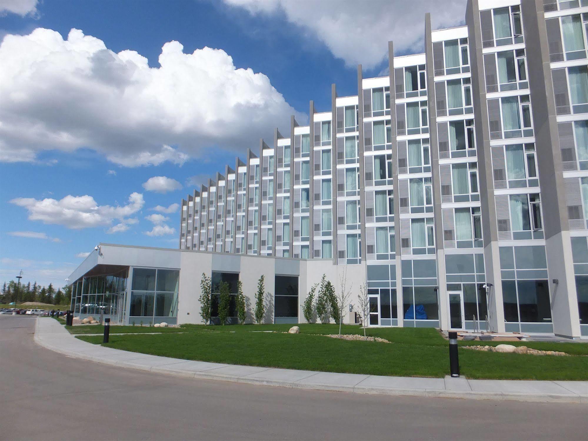 Grey Eagle Resort YYC Kültér fotó